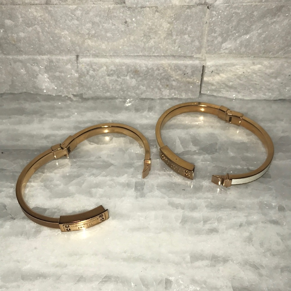 Michael Kors Hinged Gold Bangle in White - Picture 3 of 5
